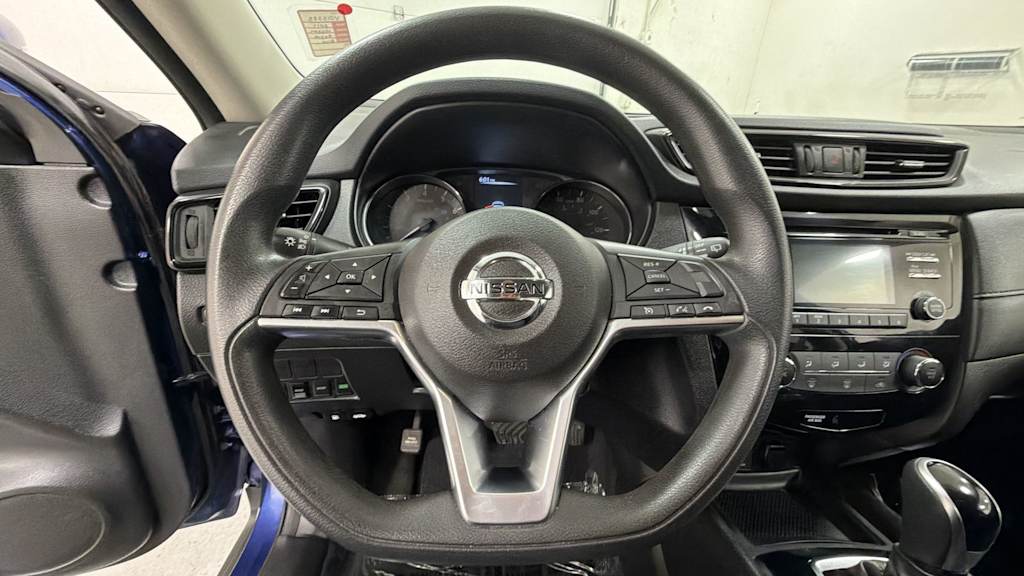 Thumbnail: 2017 Nissan Rogue - 9