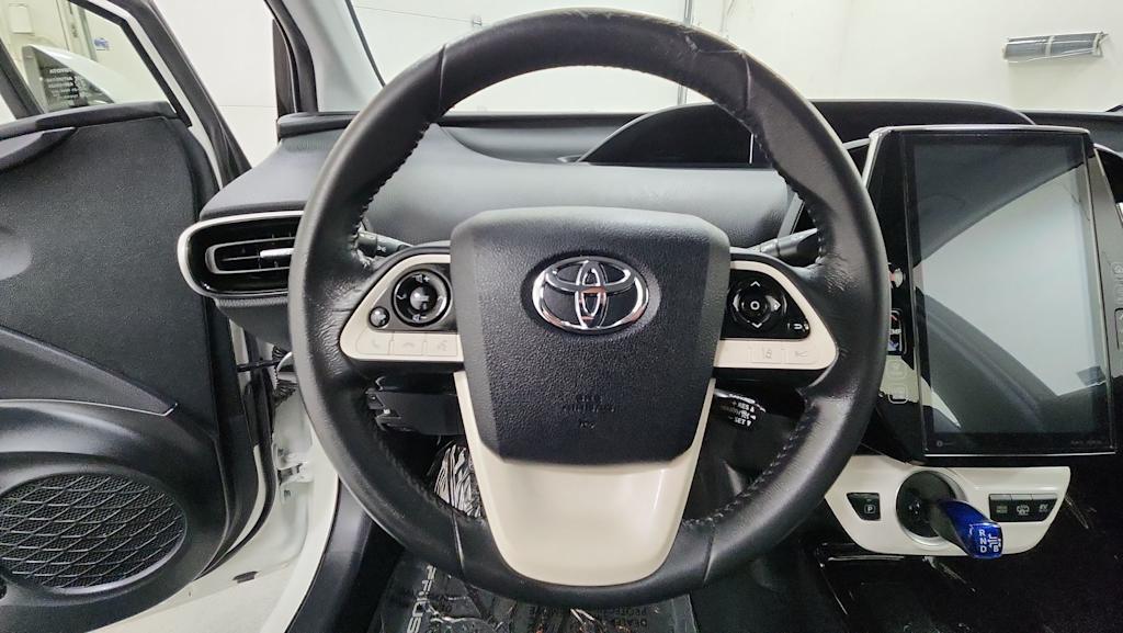 Thumbnail: 2017 Toyota Prius Prime - 8