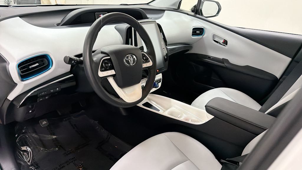 Thumbnail: 2017 Toyota Prius Prime - 2
