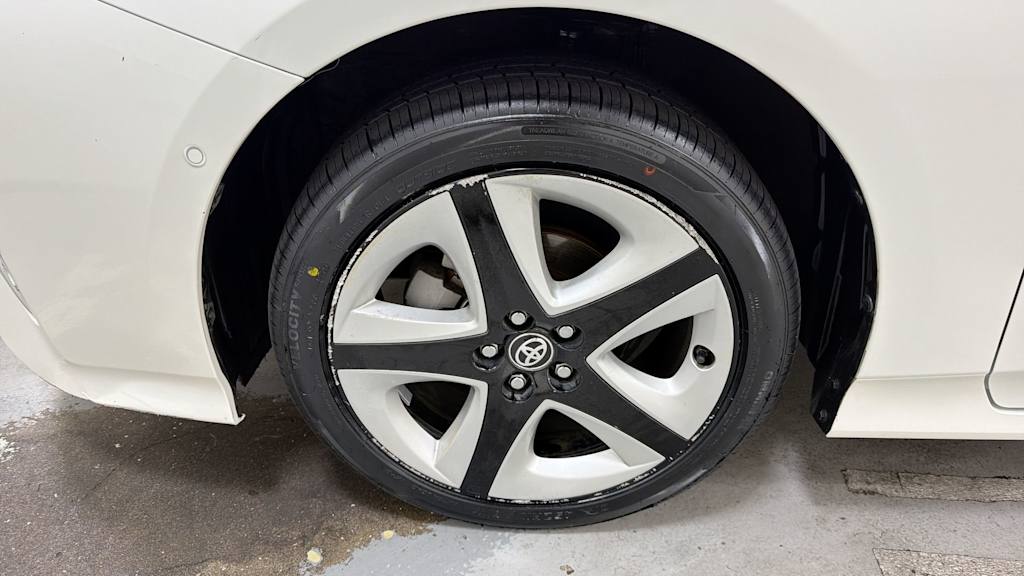 Thumbnail: 2018 Toyota Prius - 6