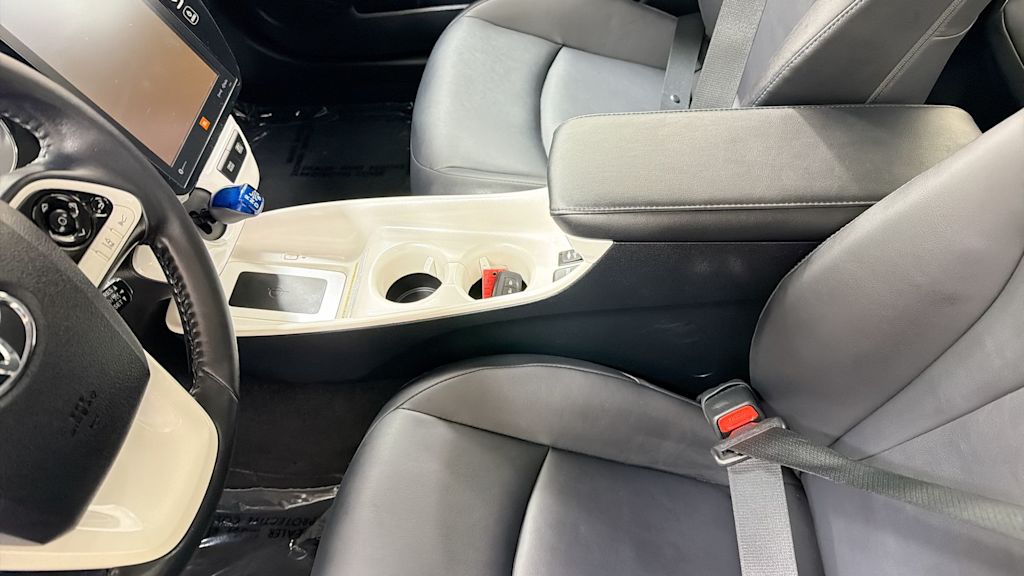 Thumbnail: 2018 Toyota Prius - 10