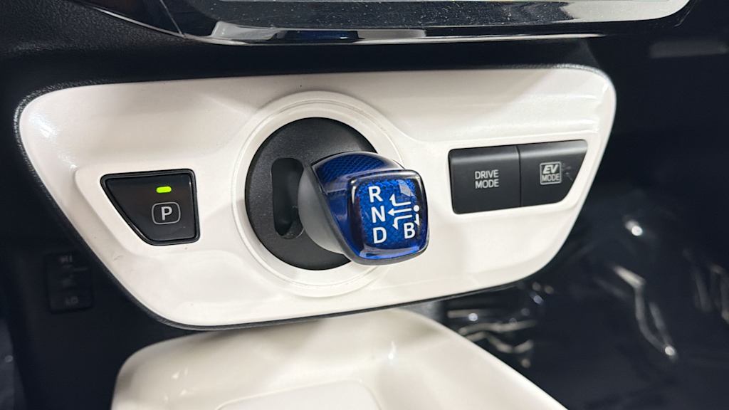 Thumbnail: 2018 Toyota Prius - 27