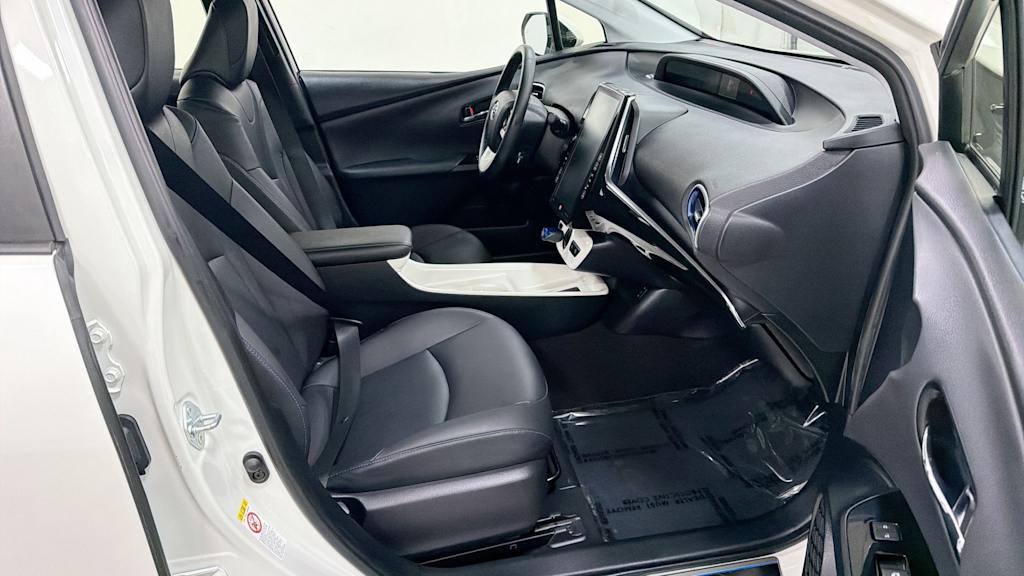 Thumbnail: 2018 Toyota Prius - 30