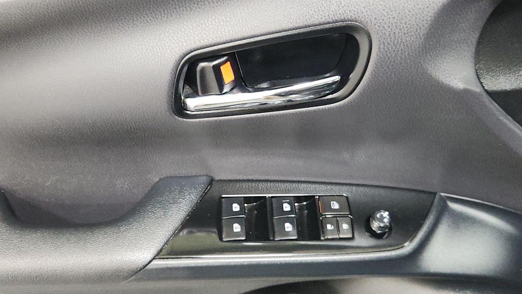 Thumbnail: 2018 Toyota Prius - 25