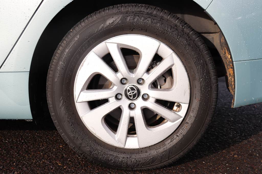 Thumbnail: 2017 Toyota Prius - 6