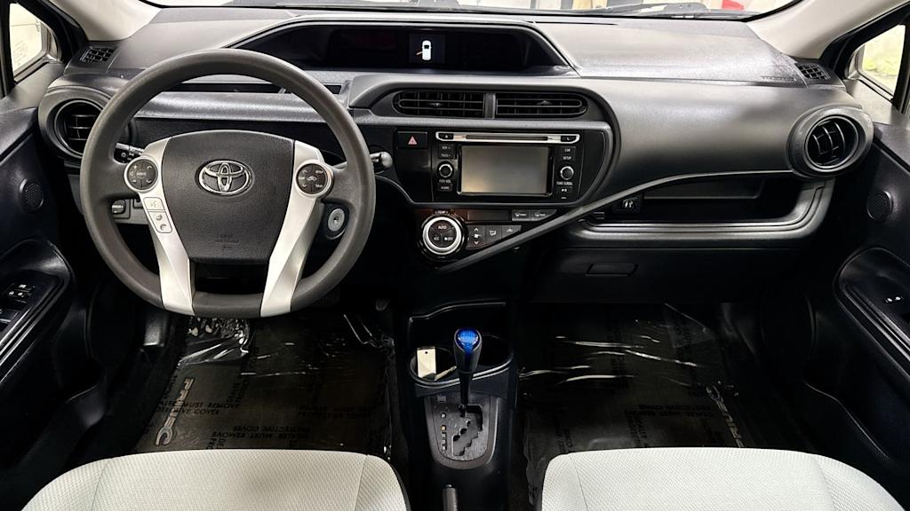 Thumbnail: 2016 Toyota Prius c - 13
