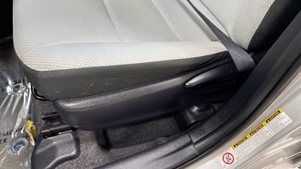 Thumbnail: 2016 Toyota Prius c - 25