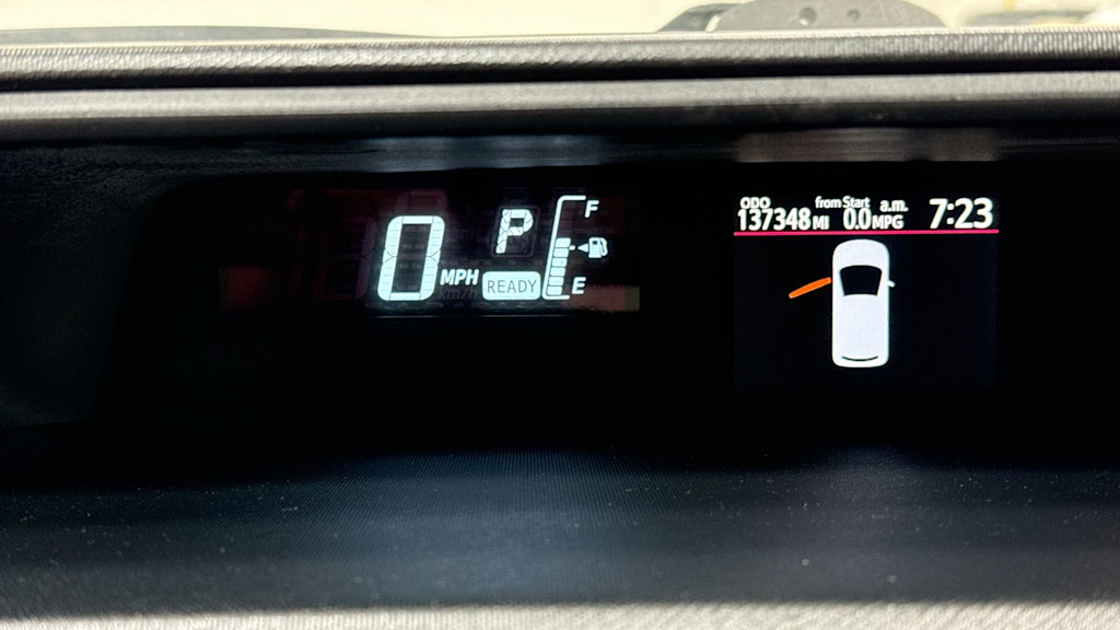 Thumbnail: 2016 Toyota Prius c - 16