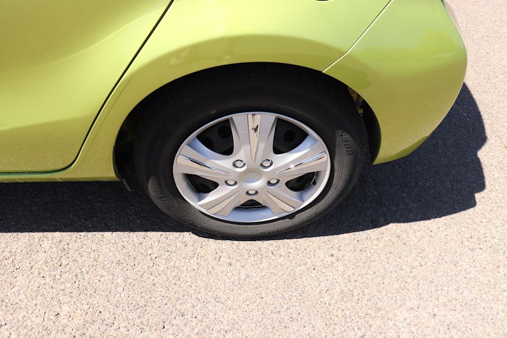 Thumbnail: 2015 Toyota Prius c - 7