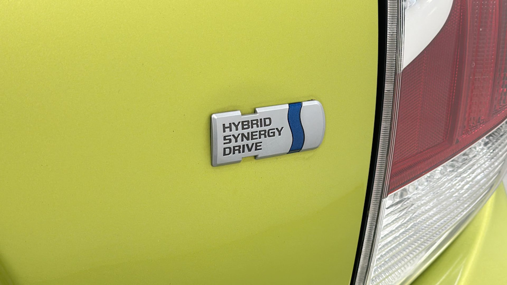 Thumbnail: 2015 Toyota Prius c - 5