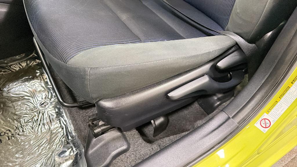 Thumbnail: 2015 Toyota Prius c - 23