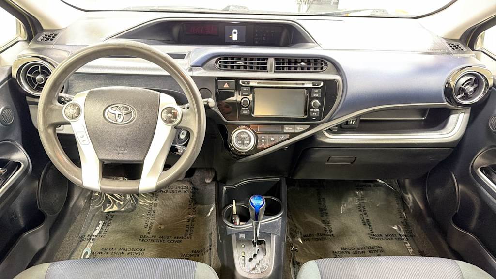Thumbnail: 2015 Toyota Prius c - 12