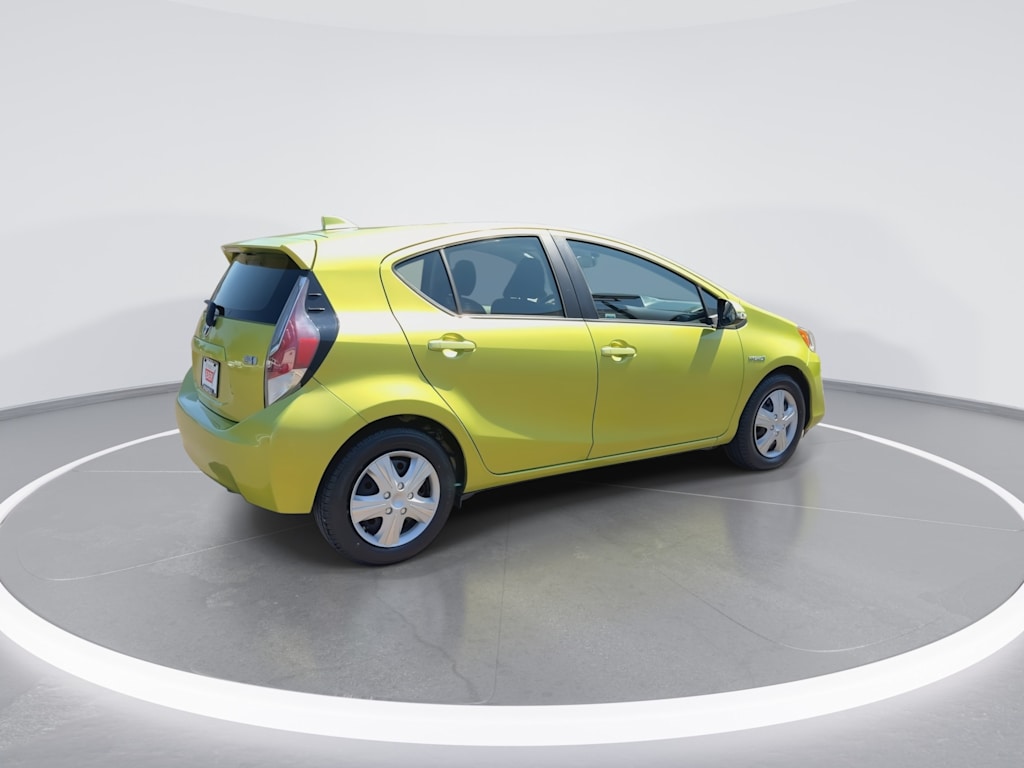 Thumbnail: 2015 Toyota Prius c - 21