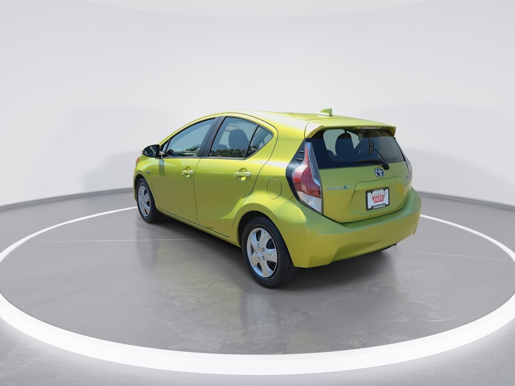 Thumbnail: 2015 Toyota Prius c - 16