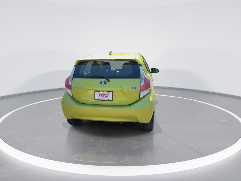 Thumbnail: 2015 Toyota Prius c - 20