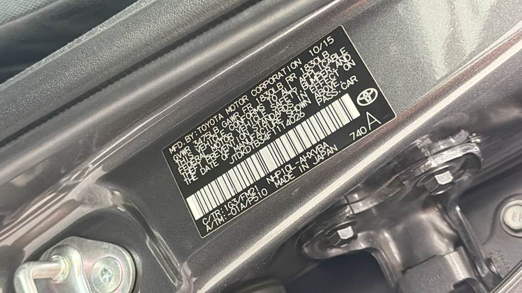 Thumbnail: 2015 Toyota Prius c - 19