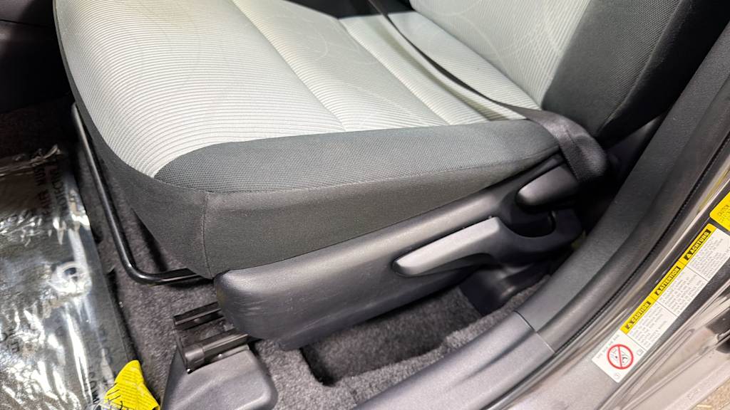 Thumbnail: 2015 Toyota Prius c - 25