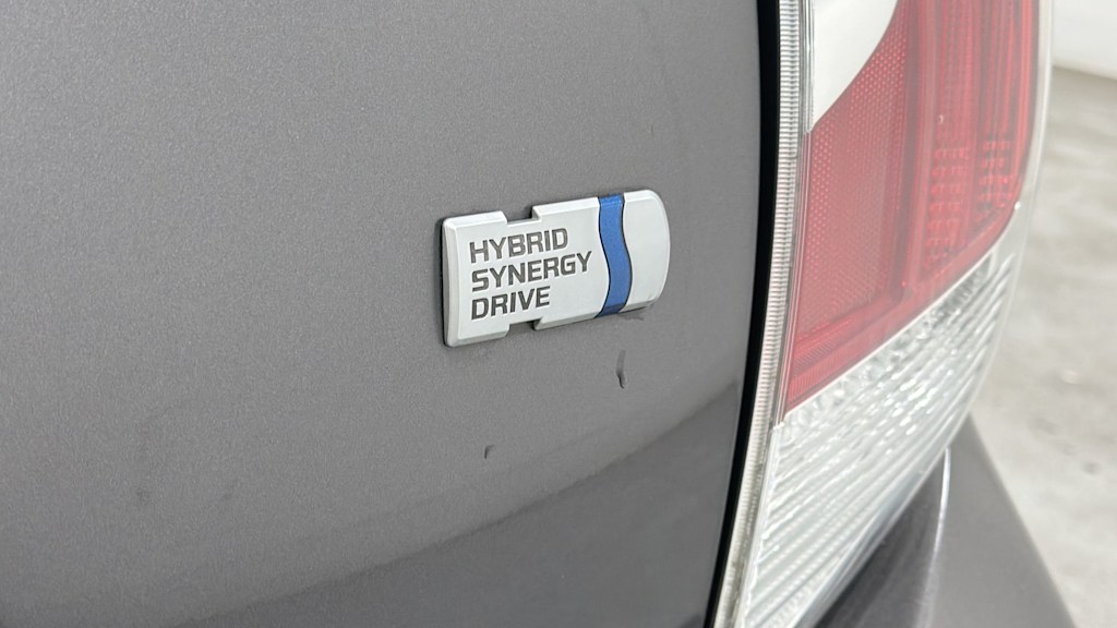Thumbnail: 2015 Toyota Prius c - 6