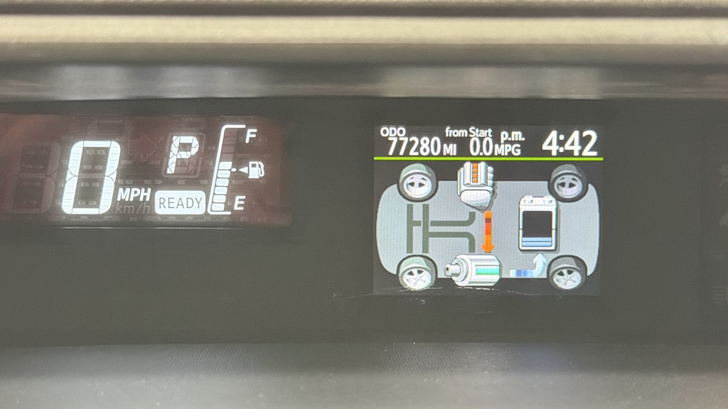 Thumbnail: 2015 Toyota Prius c - 16