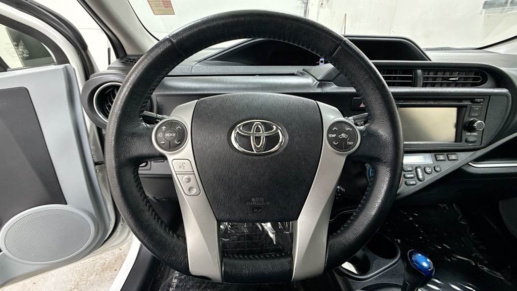 2014 Toyota Prius c Four 9