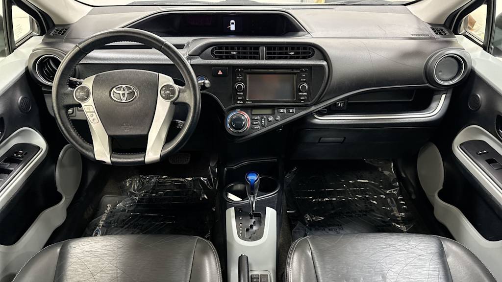 2014 Toyota Prius c Four 13