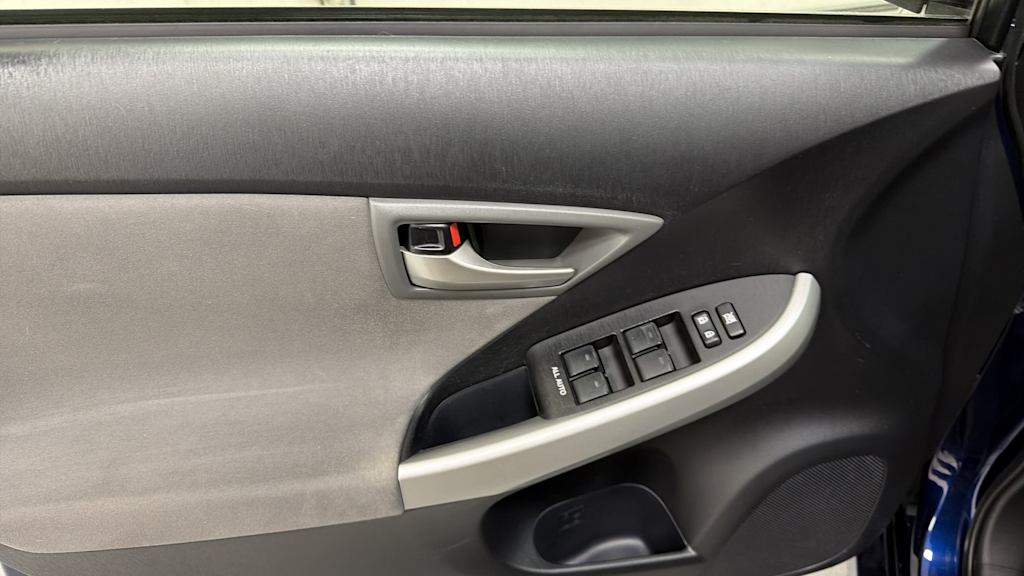 Thumbnail: 2015 Toyota Prius - 26