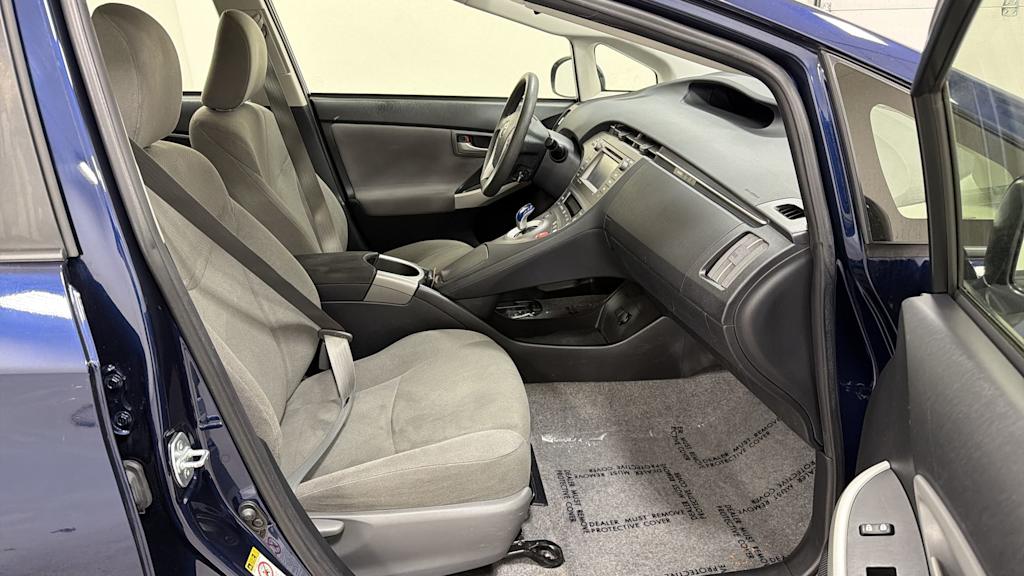 Thumbnail: 2015 Toyota Prius - 11