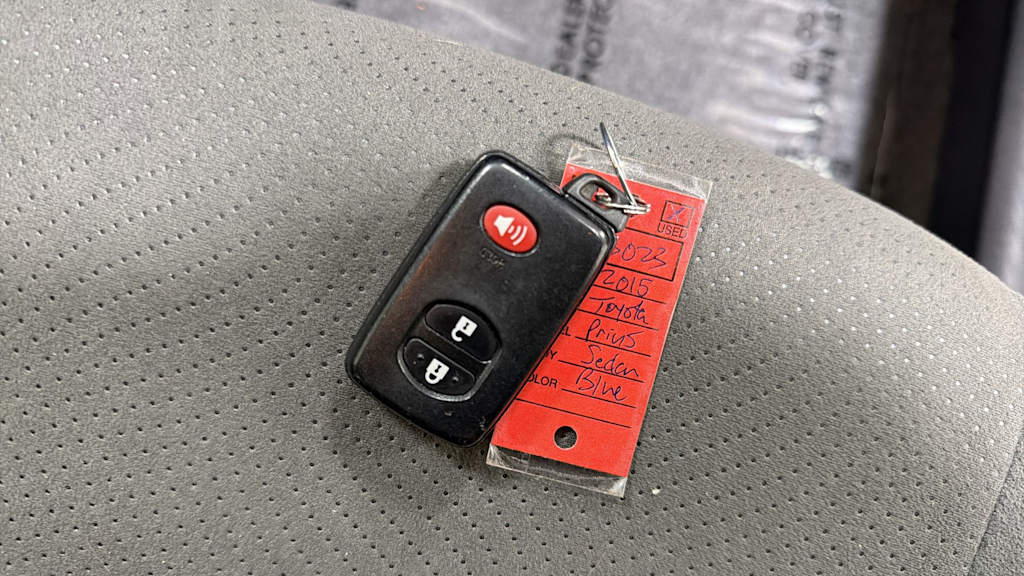 Thumbnail: 2015 Toyota Prius - 18