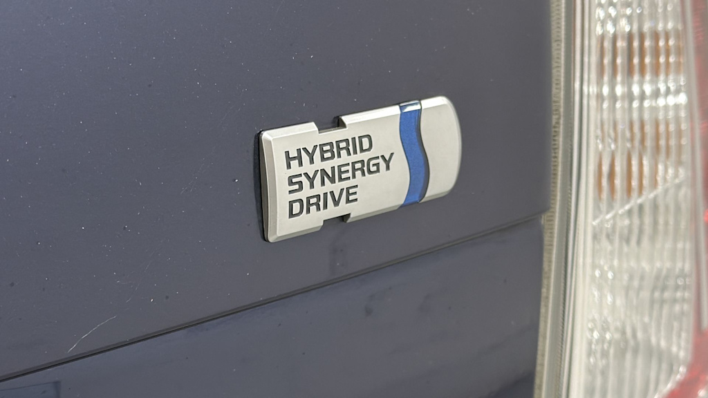 Thumbnail: 2015 Toyota Prius - 6