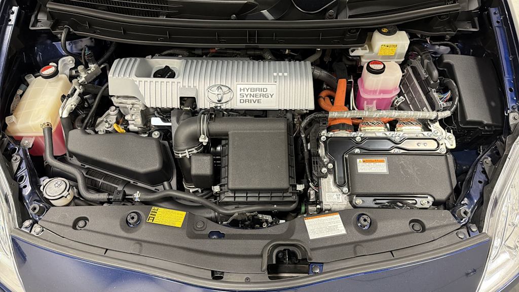 Thumbnail: 2015 Toyota Prius - 8