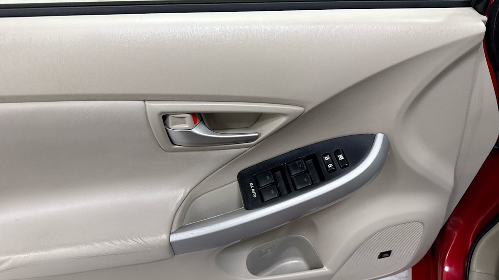 Thumbnail: 2012 Toyota Prius - 25