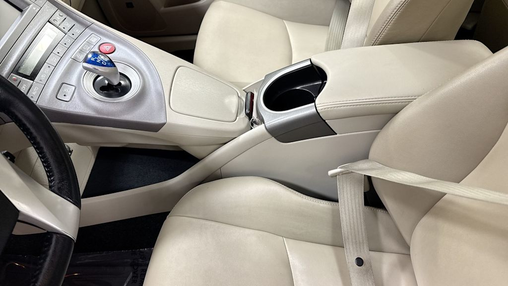 Thumbnail: 2012 Toyota Prius - 11