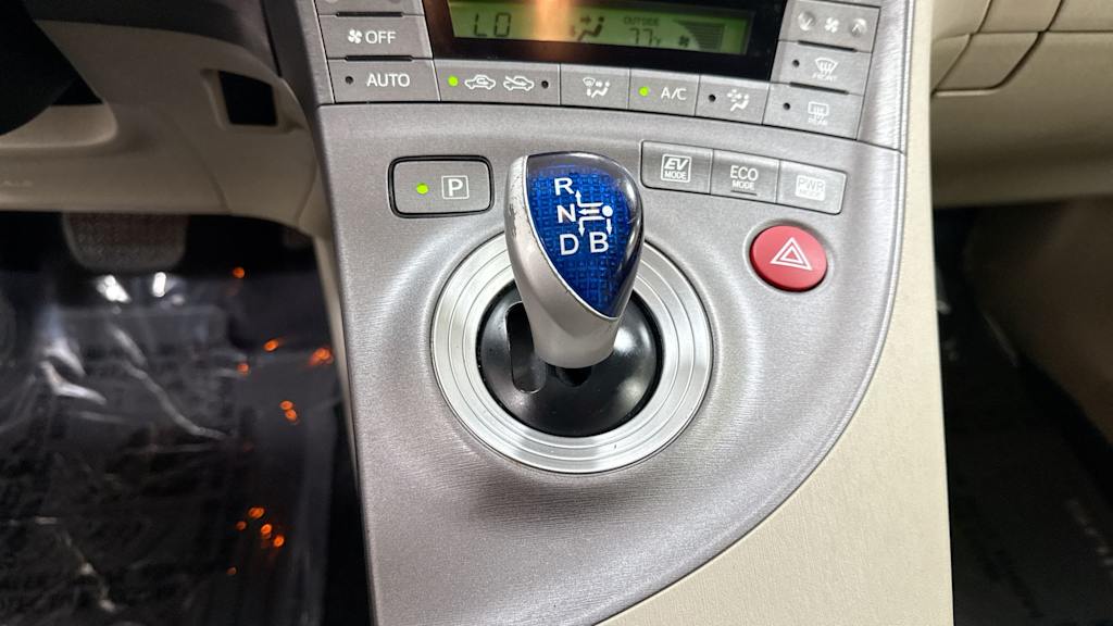 Thumbnail: 2012 Toyota Prius - 15