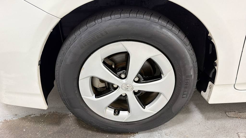 Thumbnail: 2013 Toyota Prius - 8