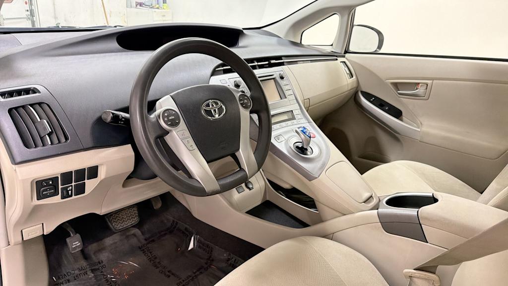 Thumbnail: 2013 Toyota Prius - 2