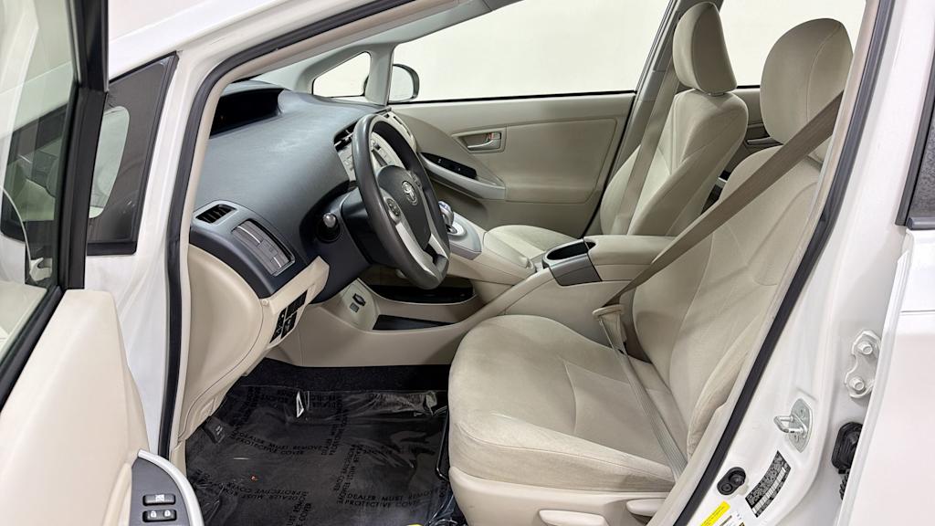 Thumbnail: 2013 Toyota Prius - 11