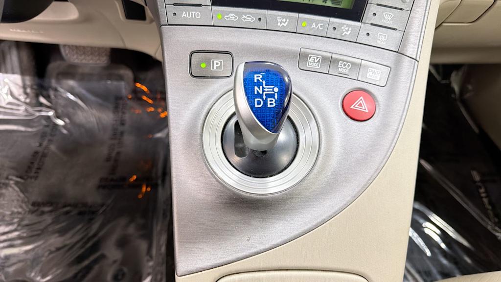 Thumbnail: 2013 Toyota Prius - 16