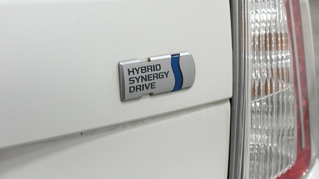 Thumbnail: 2013 Toyota Prius - 30
