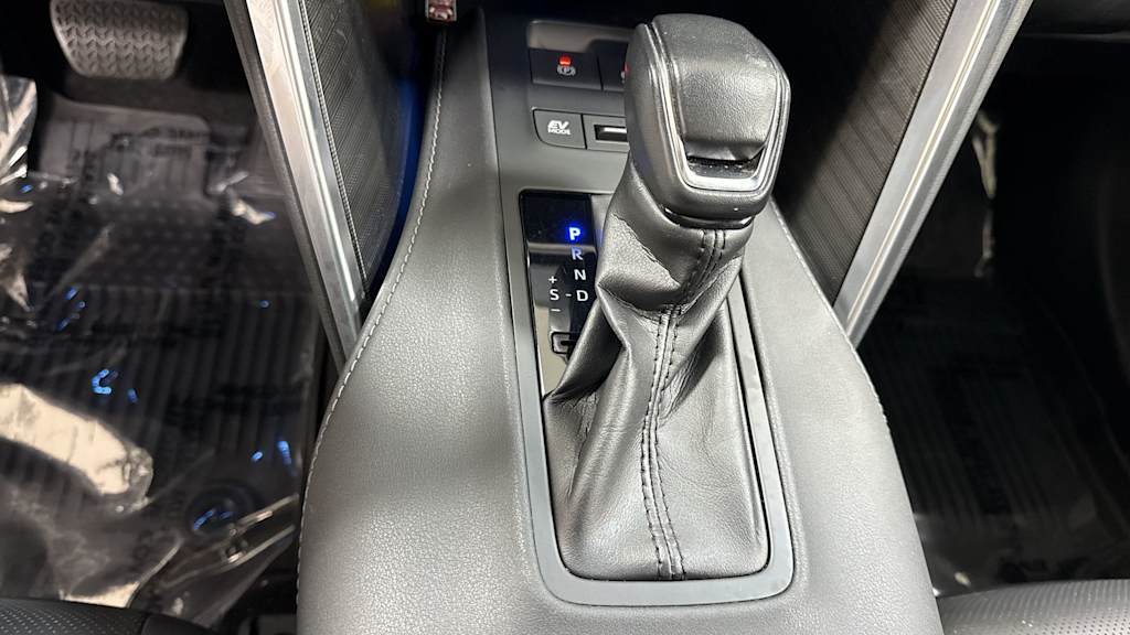 Thumbnail: 2023 Toyota Venza - 16