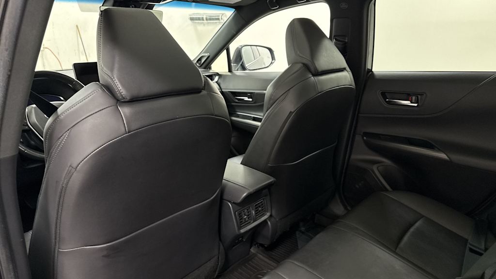 Thumbnail: 2023 Toyota Venza - 32