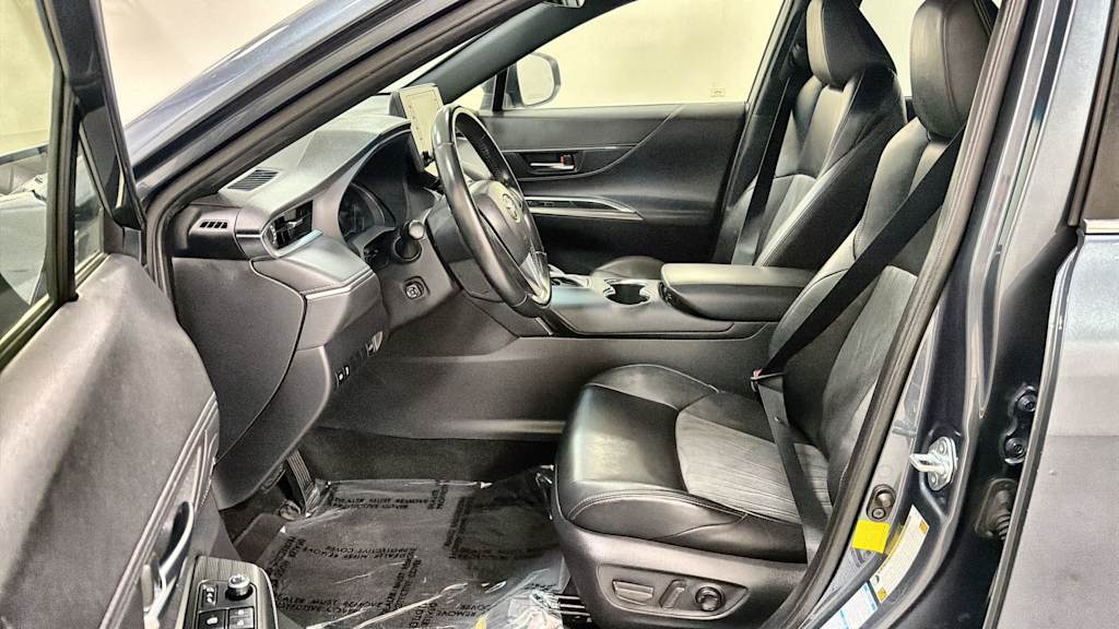 Thumbnail: 2021 Toyota Venza - 10