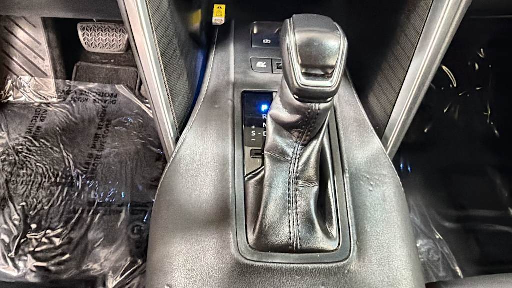 Thumbnail: 2021 Toyota Venza - 15