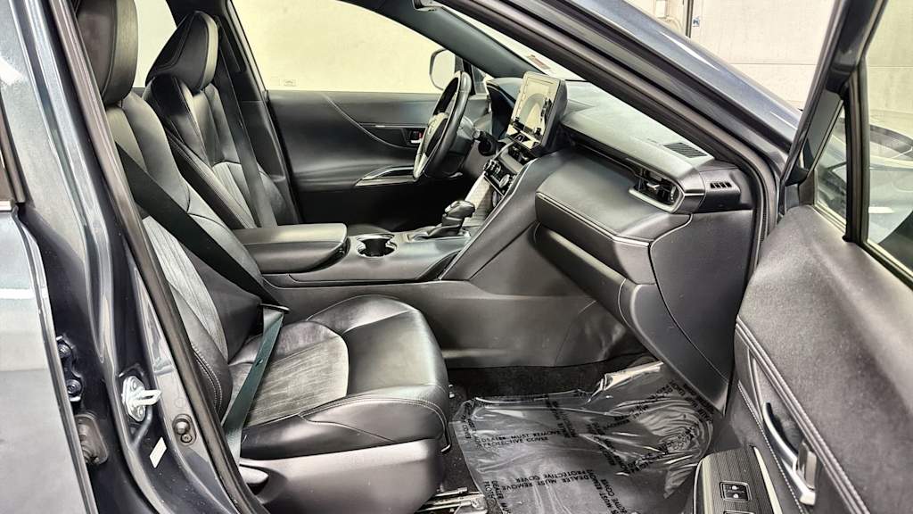 Thumbnail: 2021 Toyota Venza - 29