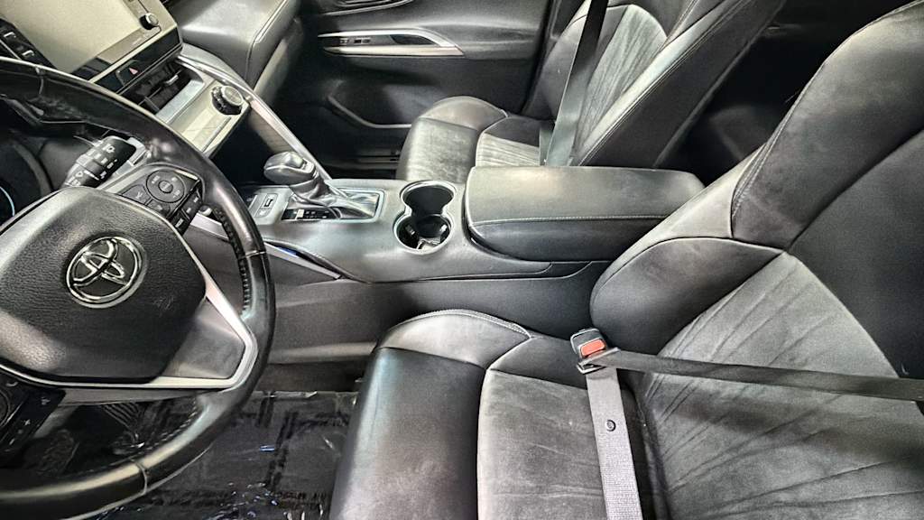 Thumbnail: 2021 Toyota Venza - 11