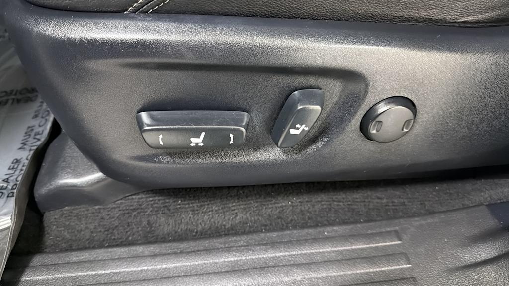 Thumbnail: 2015 Toyota 4Runner - 24