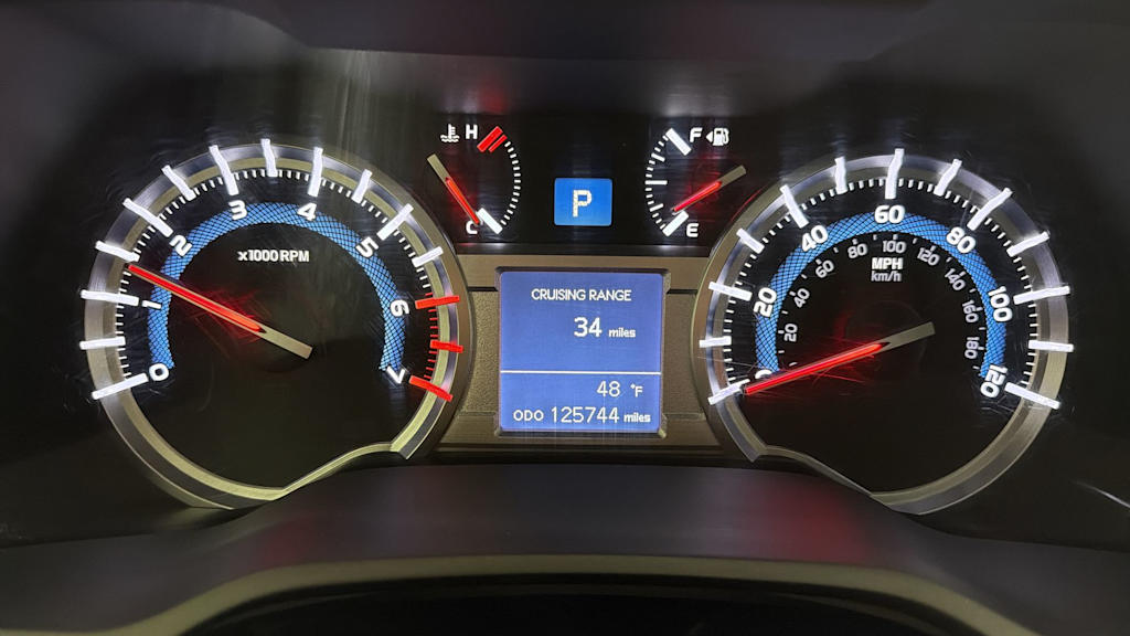 Thumbnail: 2015 Toyota 4Runner - 16