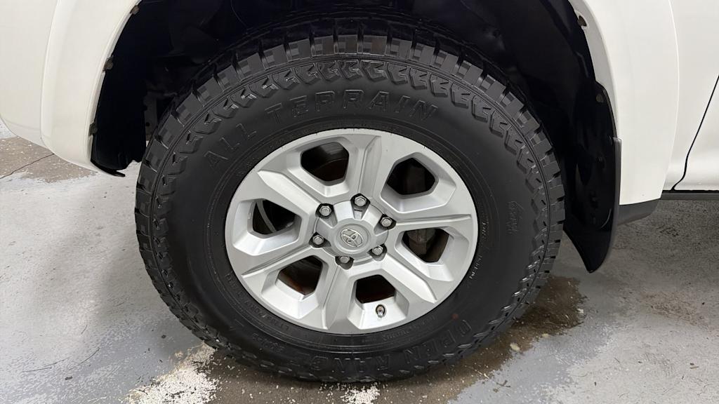 Thumbnail: 2015 Toyota 4Runner - 7