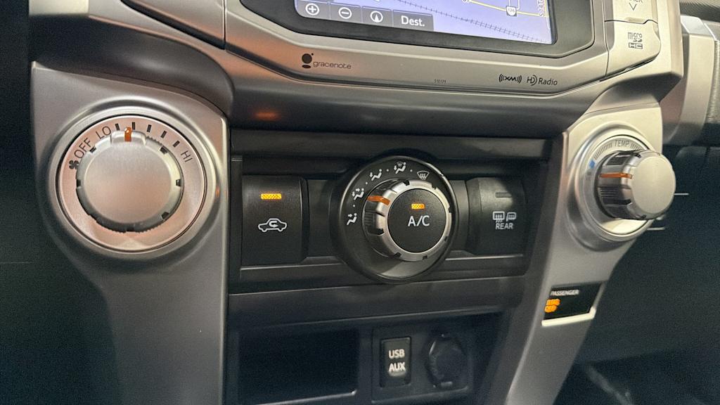 Thumbnail: 2016 Toyota 4Runner - 30