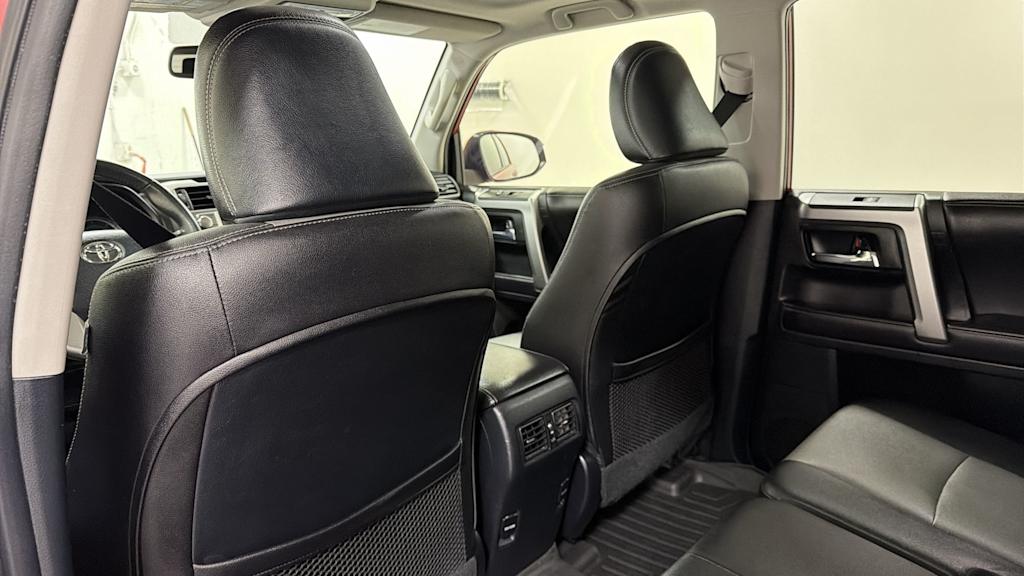 Thumbnail: 2016 Toyota 4Runner - 32
