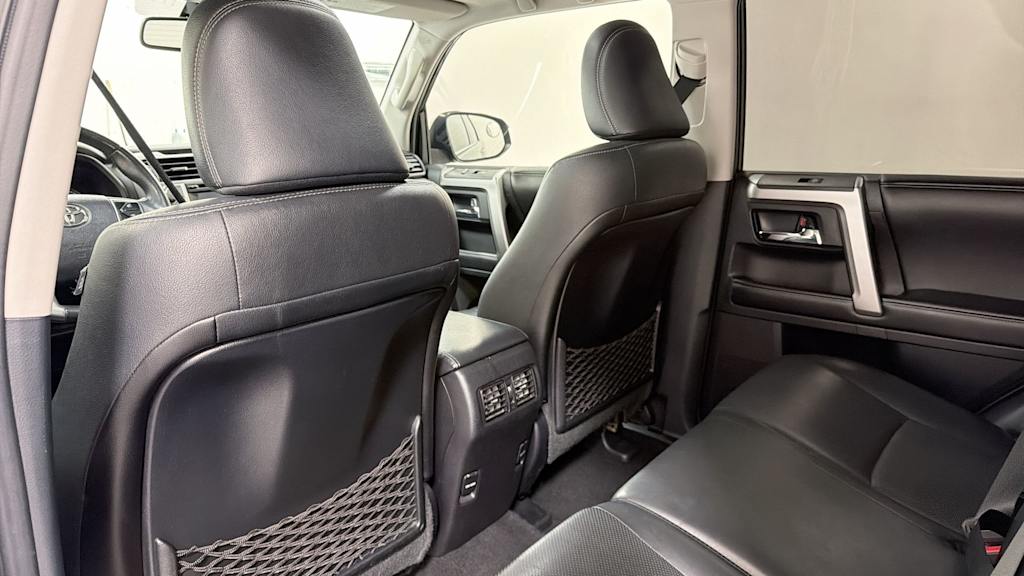 Thumbnail: 2015 Toyota 4Runner - 31